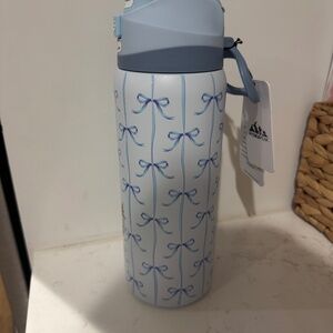 Hydrapeak bow water bottle